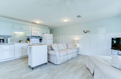 Cape San Blas House | Fall Availability! Dog-Friendly! Screened-in Porch! Beach and Bay Access! Large Yard!