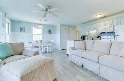 Cape San Blas House | Fall Availability! Dog-Friendly! Screened-in Porch! Beach and Bay Access! Large Yard!