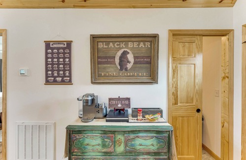 Murphy Cabin | Fall Colors, Deck & Fireplace: Murphy Mtn Retreat!
