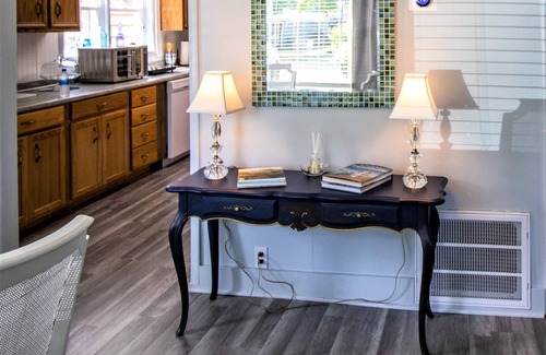 Paw Paw Lake Cottage | Fall Colors, Wineries, Breweries, Lake Michigan & Little Paw Paw Lake Beaches!