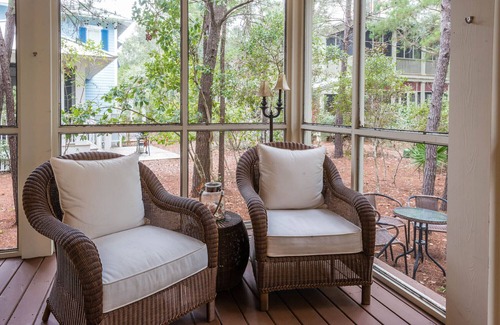 Cottage District House | Fall Dates Available! 143 Dandelion Dr - Cottage District! Across from tennis courts! Gas Grill!