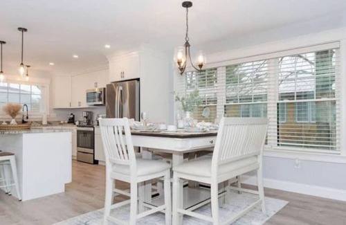Ogunquit - Wells House | Fall Dates Kid & Dog Friendly Gas Firepit Beach Close Coffee Bar