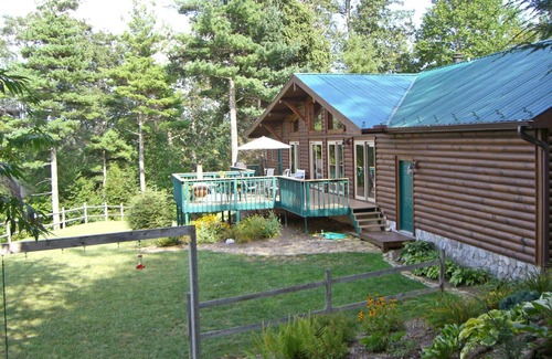Fleetwood Cabin | FALL DATES OPEN NOW! Beautiful 3 bedroom Chalet ranch mountain home: Boone Area!