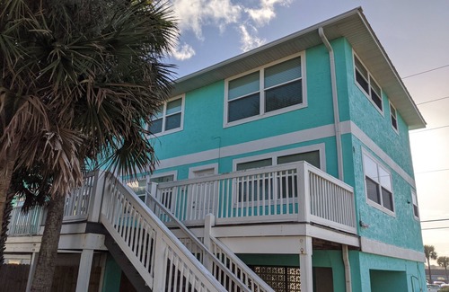 New Smyrna Beach House | Fall Deals! Smyrna Beach Ocean Views,Flagler Ave,shops, close to all.