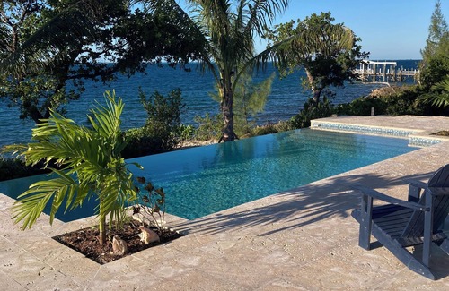 Great Guana Cay House | Fall Discount! Luxury Waterfront 6BR home, infinity pool, boat dock, kayak