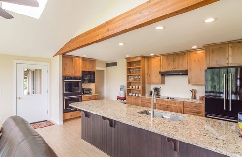 Roseburg House | Fall discounted rate: 10% off! Perfect for Family Gatherings!