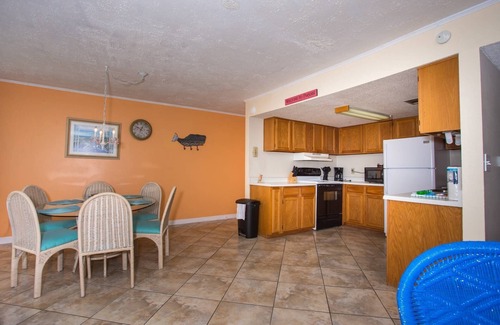 Shalimar Condo | Fall Escape Special - 15% off through October!