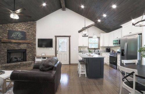 Murphy Cabin | Fall Escape to the Mountains of Murphy, NC Cabin with a Hot Tub and Fire Pit