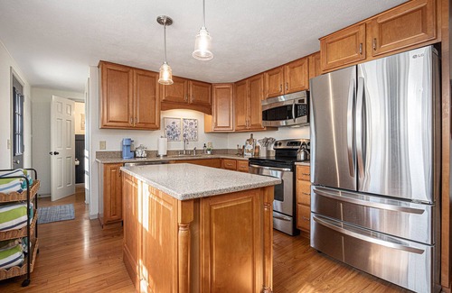 Dowagiac House | Fall Escape w/Game Room + Firepit Table on 1 Acre