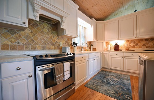 Blairsville House | FALL FESTIVAL PROMOTION BOOK 2 NIGHTS GET THE 3RD NIGHT FREE!n1 discount/booking