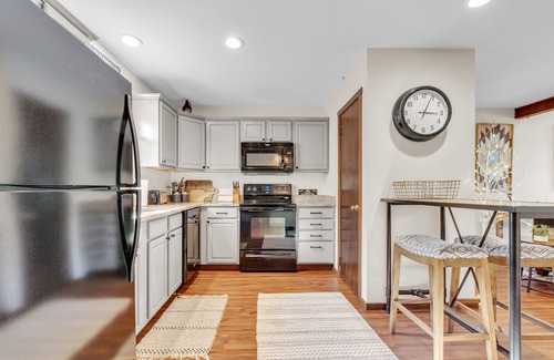 Tannersville House | Fall foliage is here. Enjoy the best unit on the mountain and it's amenities.n