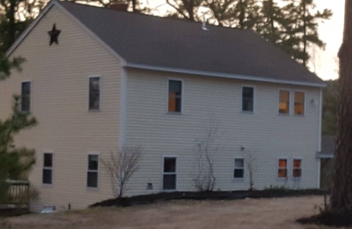 Freedom House | Fall Foliage Lakeside Getaway