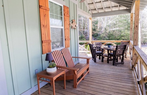 Lakemont House | Fall Folliage Mountain Cabin, River Front, Firepit