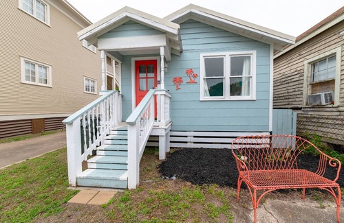 San Jacinto House | Fall for Galveston 15% Off Your Stay This Season