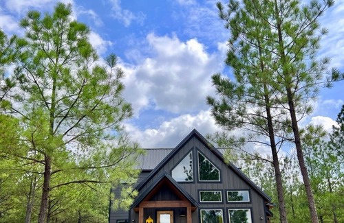 Pickens Cabin | Fall Fun, Disk Golf, Hot Tub, Play set