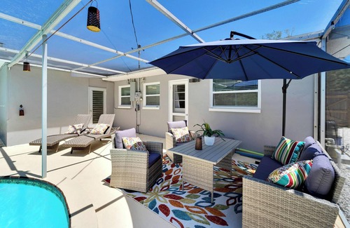 St. Petersburg - Clearwater House | Fall Fun for All | Family & Pet Pool Retreat St. Pete