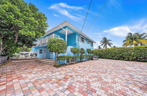 Fort Pierce Shores House | Fall Getaway Specials | Surfside Beachfront Escape