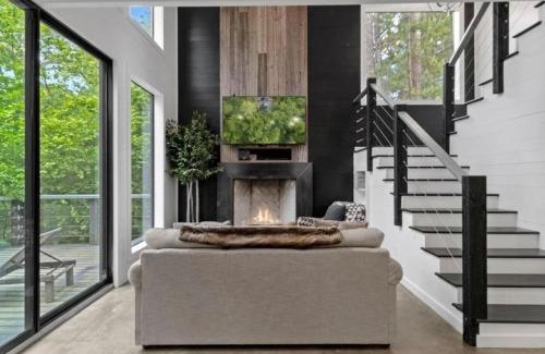 Broken Bow House | Fall Hideaway - VailsBluff - Romantic Escape