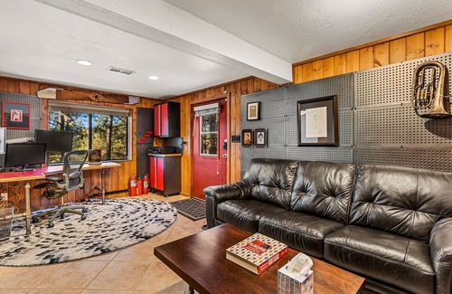 Kachina Village House | Fall in Flagstaff | Enjoy our Local Discounts