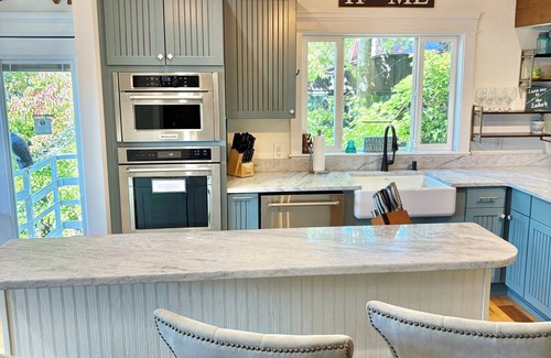 Lake Lure House | FALL in full color. Hot Tub. Pet friendly.Lakefront home. Views views views!