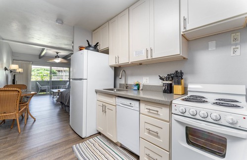 Kihei Apartment | 🏝️😎🏄🏻‍♀️Fall in Maui-Cute Studio across the Beach, pool, hot tub, wifi