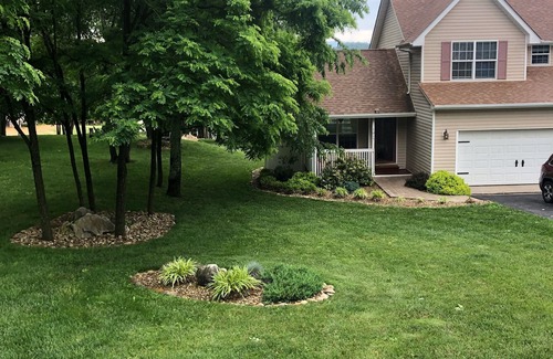 Bristol House | Fall in the Smokies! 3 BR 2.5 bath with Master Suite. Close to everything!