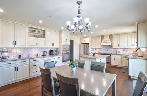 Temecula House | Fall Into Luxury 25% Off Private Vineyard Getaway