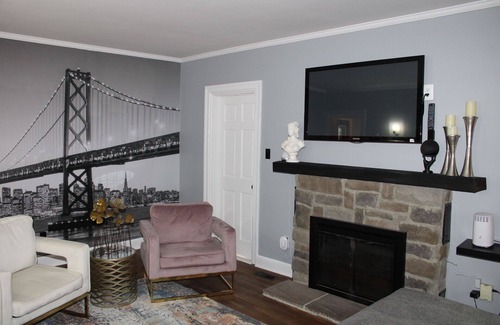 Waldorf House | Fall is here!!! Backyard retreat waiting for you and your guest.