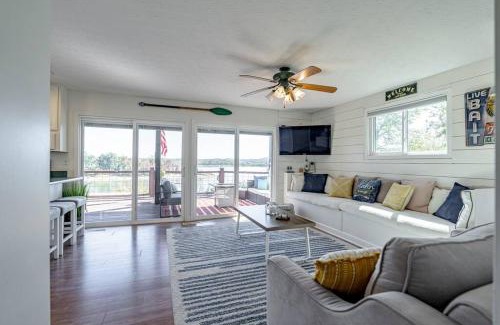 Falls of Rough House | Fall Lakefront Escape-Fire Pits, Hunting, Hiking & Private Master Suite