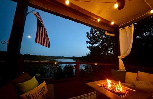 Falls of Rough House | Fall Lakefront Escape-Fire Pits, Hunting, Hiking & Private Master Suite