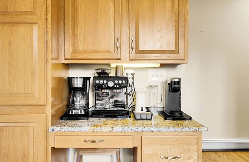 Shawnee House | FALL LEAF PEEPERS, it is almost TIME! fishing, hot tub and room to roam!