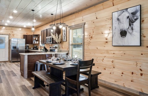 Sevierville Cabin | Fall Moments Cozy Tub, Scenic Yard & Game Time