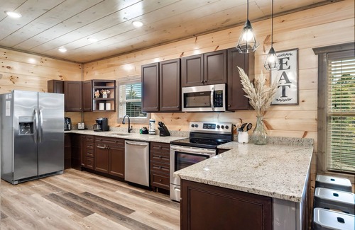 Sevierville Cabin | Fall Moments Cozy Tub, Scenic Yard & Game Time