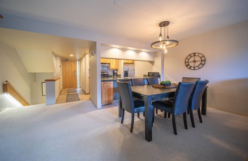 Keystone Condo | Fall Mtn Escape! Views, Trails, Hot Tub