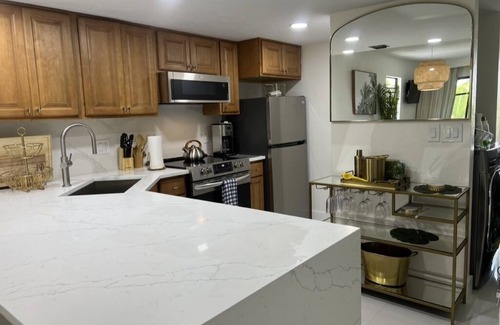 Park Shore Condo | Fall Naples Park Shore Resort Penthouse Hog Fish Harry’s