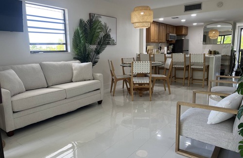 Park Shore Condo | Fall Naples Park Shore Resort Penthouse Hog Fish Harry’s