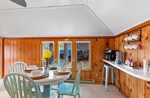 Wild Rose Cottage | Fall on the lake: hot tub, firepit & cozy nights