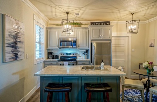 Lake Hamilton House | Fall Rates! Lux Lake Cottage, great location, perfect home & property.