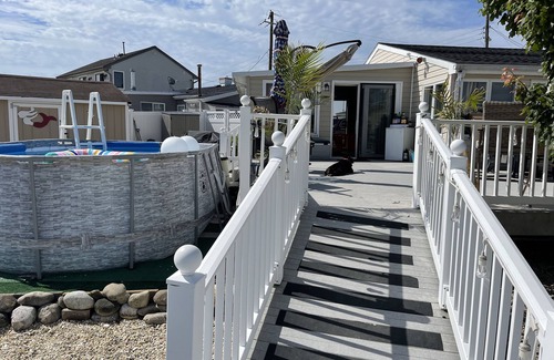Beach Haven West House | Fall Retreat - Pets welcome