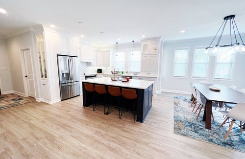 Lakeland House | Fall sale! 4 bed, 4 bath Luxury home on Lake Hamilton.