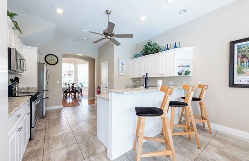 Palma Sola House | FAll SALE EXECUTIVE POOL HOME~MINUTES TO BEACHES, MARINA, PRESERVE