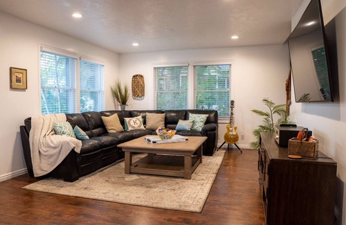 Draper House | Fall Special! 10% off until November 30!