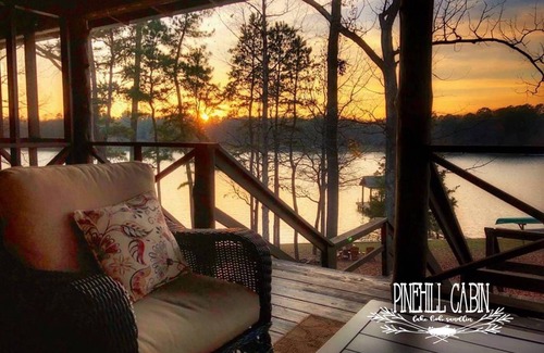 Whispering Hills Cabin | FALL SPECIAL BOOK A WEEKEND RENTAL ADD THUR OR SUN FREE!