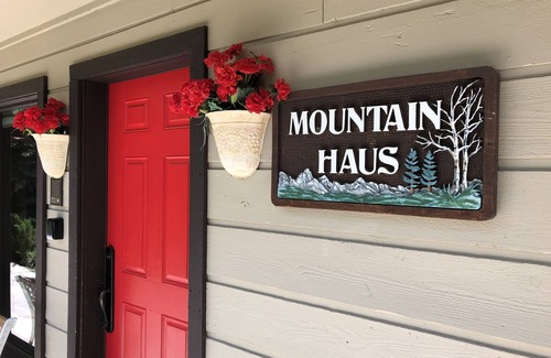 Teton Village Ski Chalet | Fall special! Christmas ! Available Fun Great room, Hot tub,PoolTable, Foosball