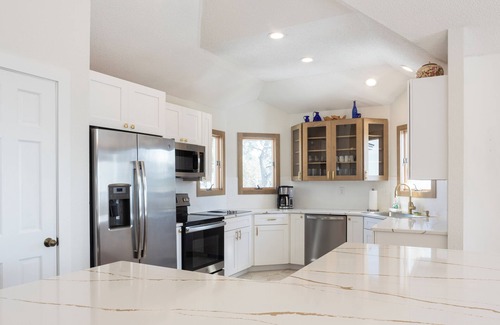 Monteray Shores House | FALL SPECIAL-Free heated pool, free linens, free cleaning, REDUCED RATE, 5 bdrms