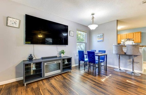 Grand Park House | Fall Special Save 10% this month Jax getaway!