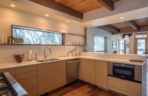 Government Camp Cabin | Fall Special Stay before 9/28 get the 3RD night FREE!