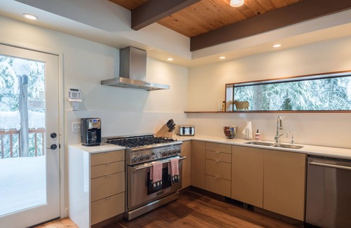 Government Camp Cabin | Fall Special Stay before 9/28 get the 3RD night FREE!