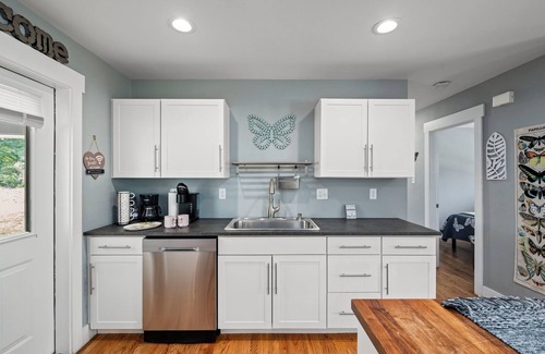 Fletcher House | Fall Specials 3 Bd. House w/hot tub and arcade games