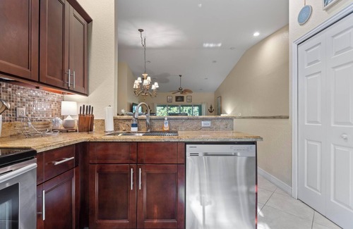 Rock Harbor House | Fall Specials & Spring Openings- 4BR Key Largo Retreat in Mariners Club!